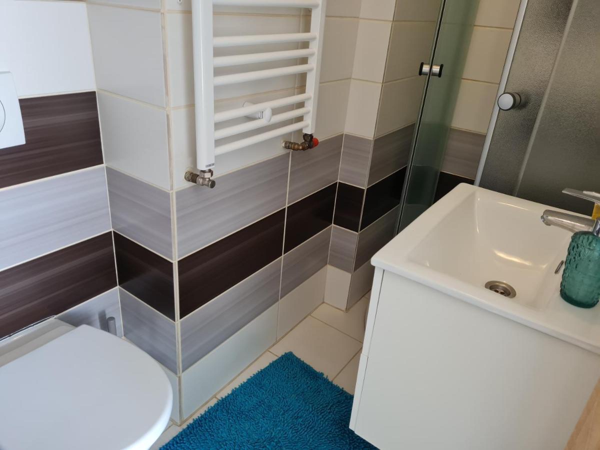 Bela - Pokoje Z Aneksami I Apartamenty Kołobrzeg Kültér fotó