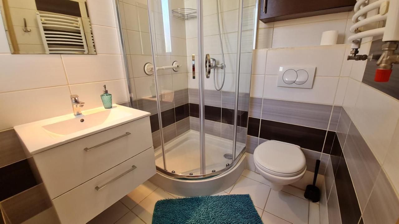 Bela - Pokoje Z Aneksami I Apartamenty Kołobrzeg Kültér fotó